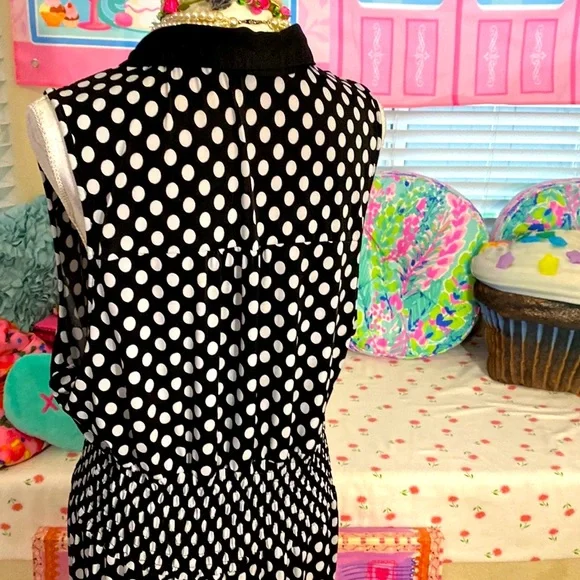 Black dress with white polka dots - Picture 5 of 12